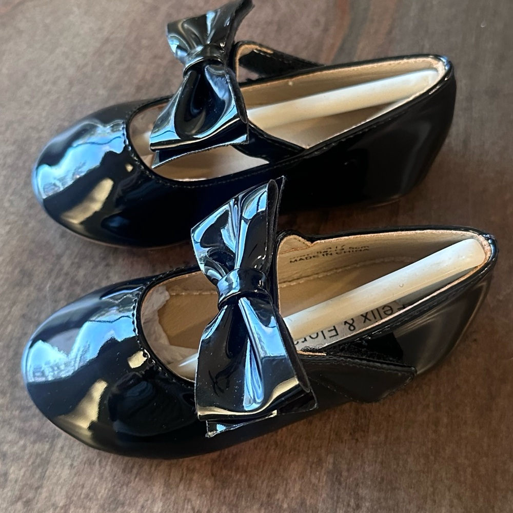 Felix & Flora Black Shiny Patent Leather Shoes with Bow 5 Toddler Girl